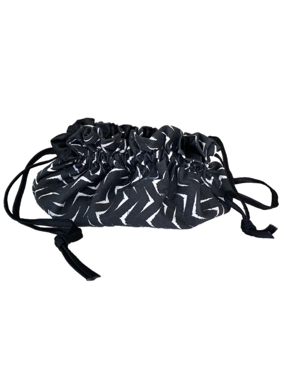 Iota Chic Jewelry Pouch Satin Lining 8 Small and 1 Large Interior Pocket OS